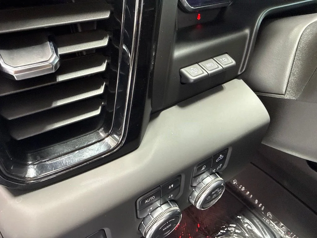Used 2025 Silver GMC AT4 image 19
