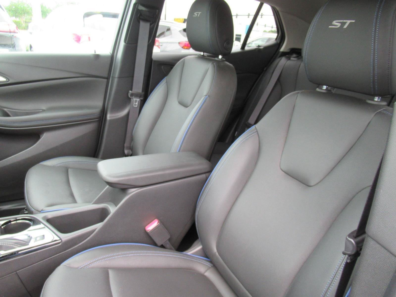 Used 2025 Blue Buick Sport Touring image 18