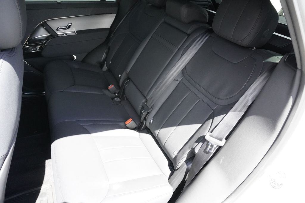 New 2026 Borasco Grey Land Rover Dynamic SE image 30