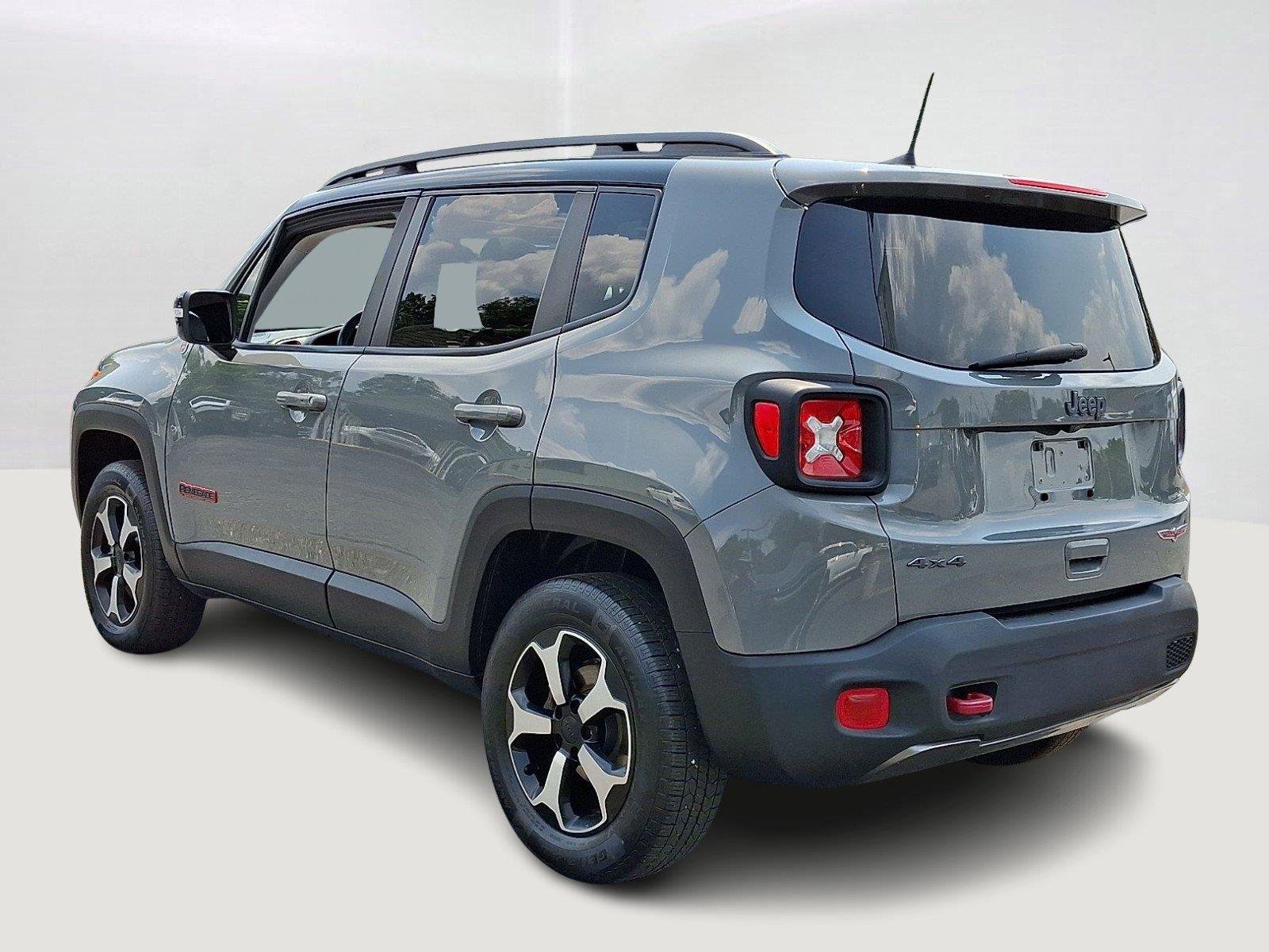 Used 2022 Sting-Gray Clearcoat Jeep Trailhawk image 4