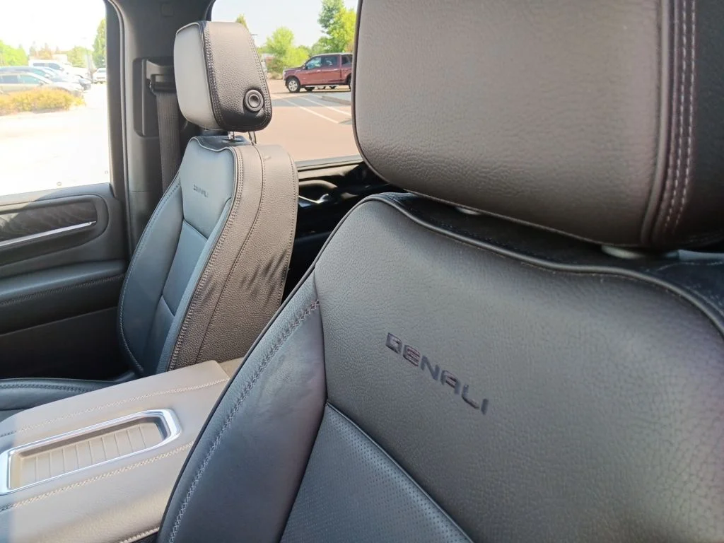 Used 2023 Onyx Black GMC Denali image 25