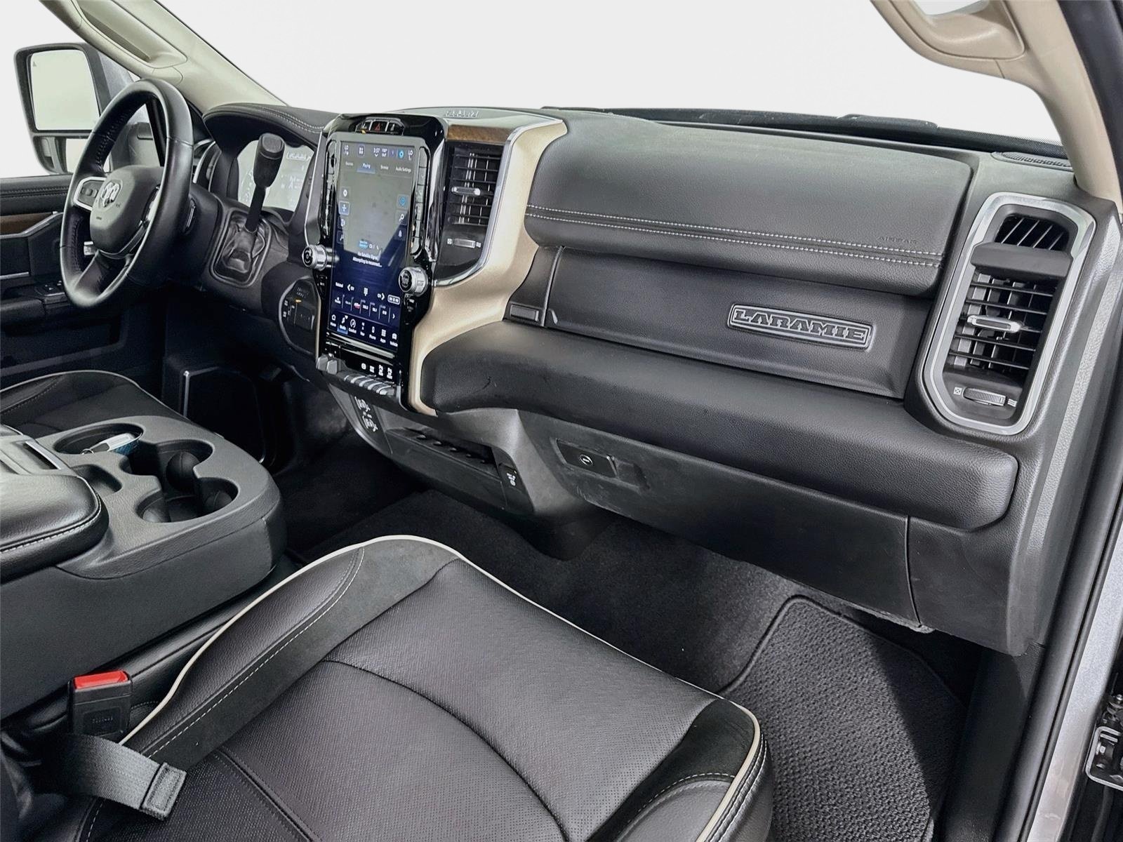 Used 2024 Billet Silver Metallic Clearcoat Ram Laramie image 26