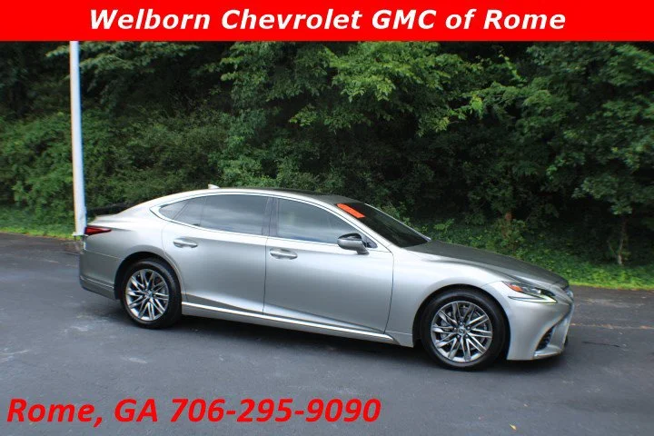 Used 2018  Lexus  image 1