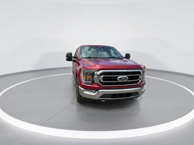 Used 2021 Red Ford XLT image 3