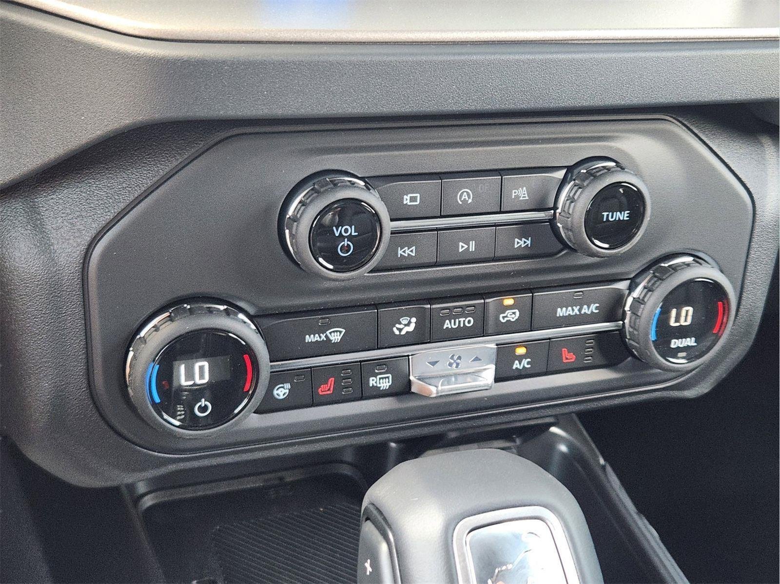 New 2026 Avalanche Gray Ford Outer Banks® image 15