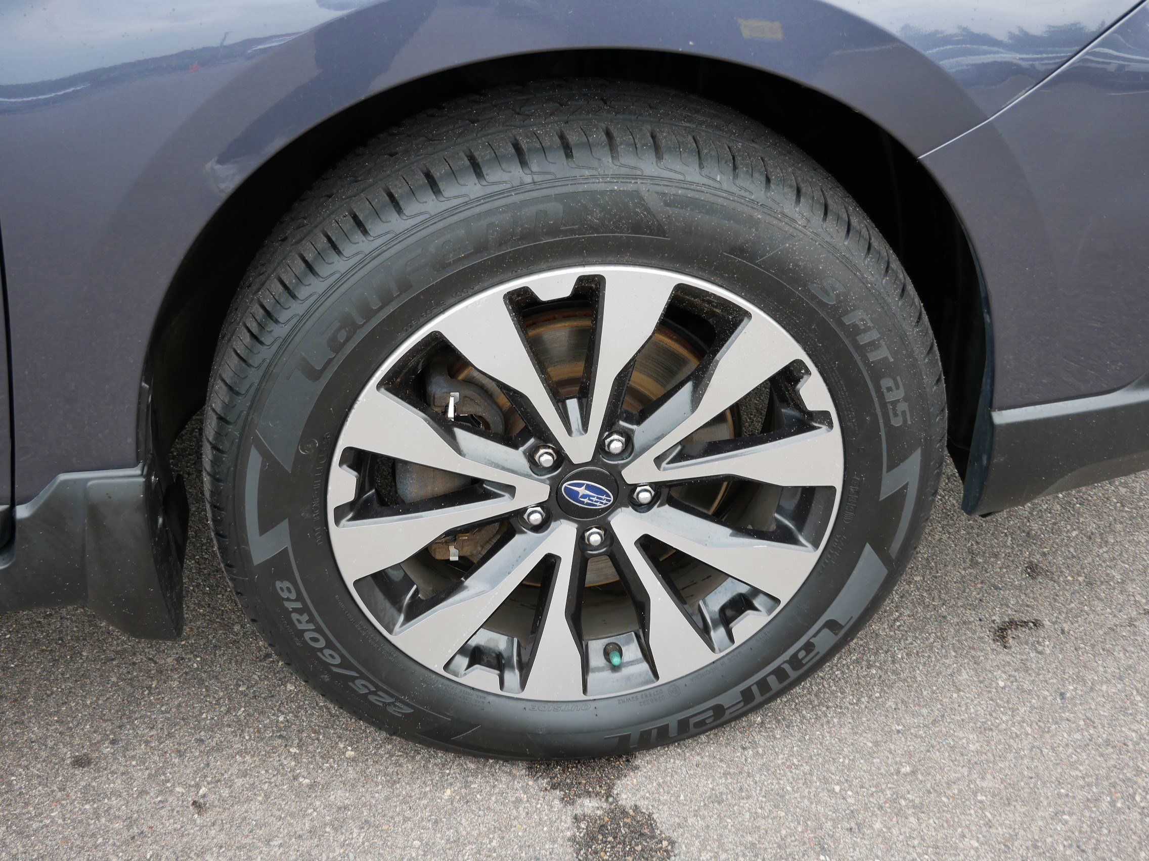 Used 2016 Carbide Gray Metallic Subaru 3.6R Limited image 15