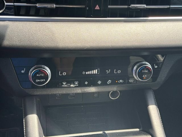 Used 2024  Mitsubishi SE image 31