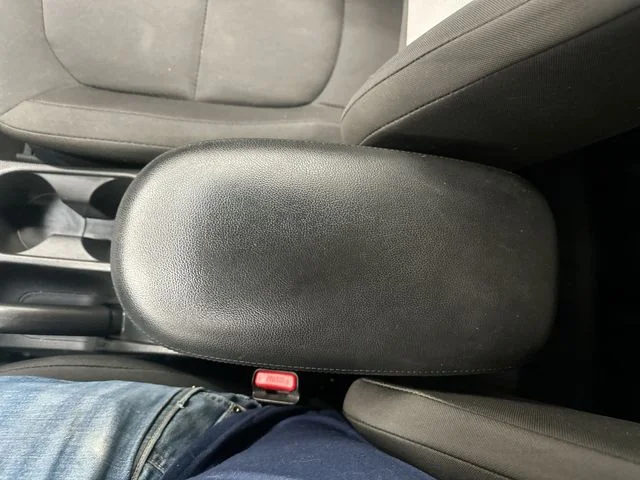 Used 2019 White Kia Base image 21