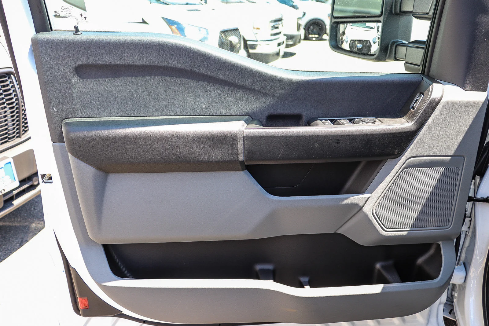 New 2026 Oxford White Ford F-250® XL image 24