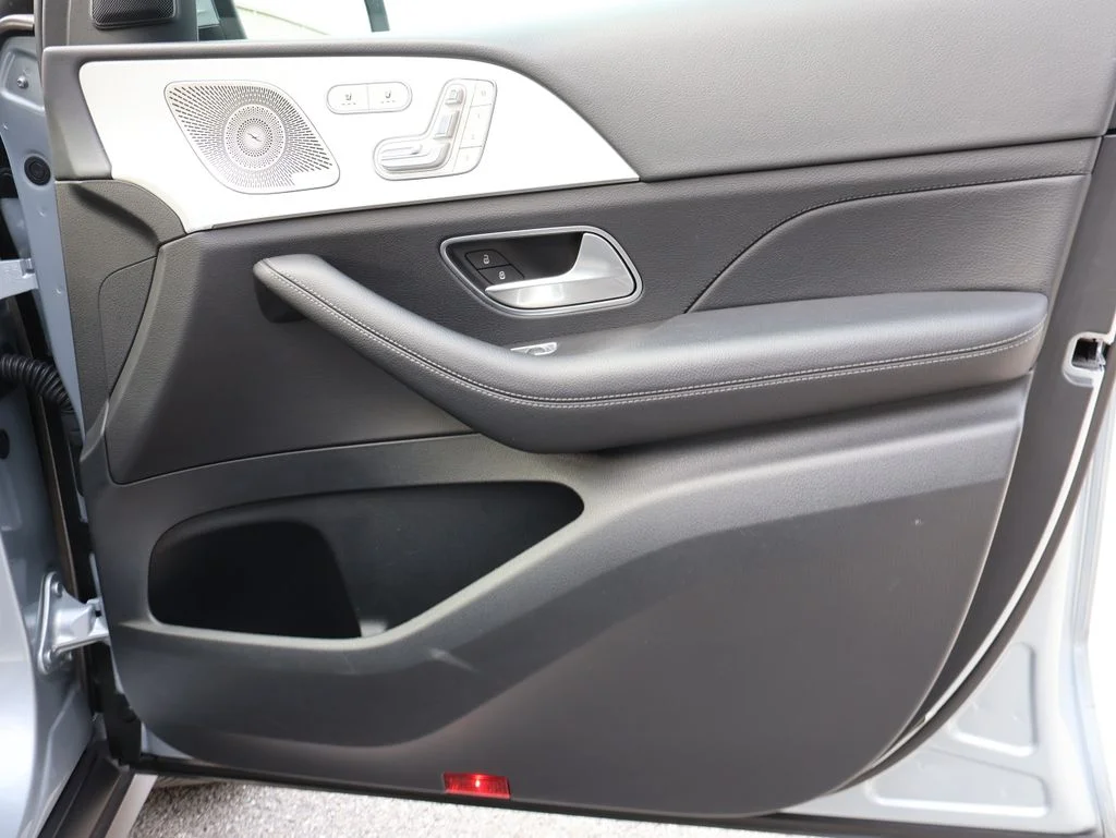 Used 2025 Black Mercedes-Benz GLE 350 image 8