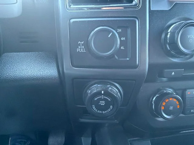Used 2018 Lightning Blue Ford XLT image 25