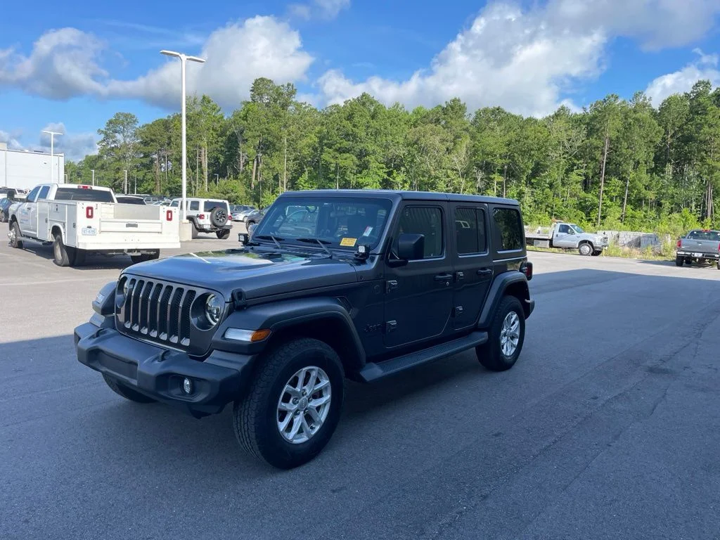 Used 2023 Gray Jeep Sport S image 3