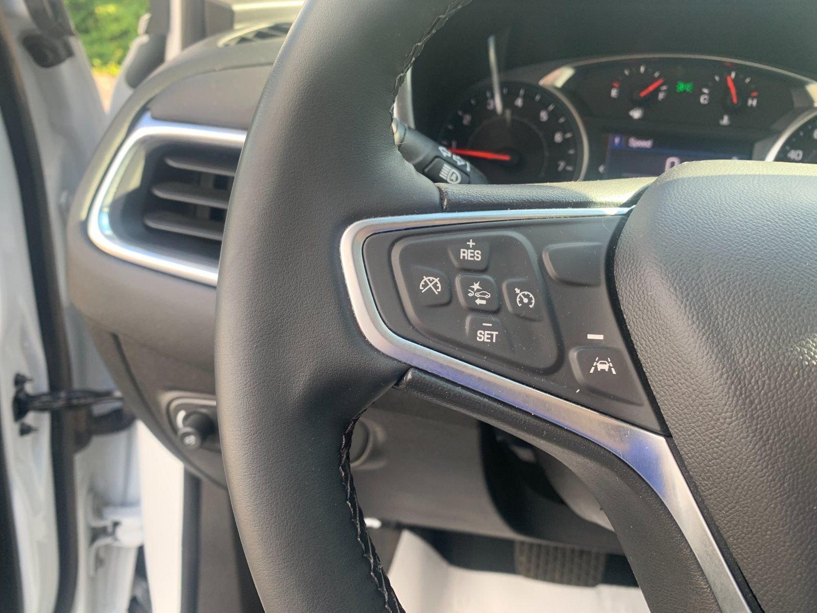 Used 2023 White Chevrolet LT image 28