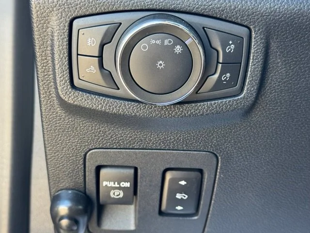 Used 2020 Black Ford XLT image 39