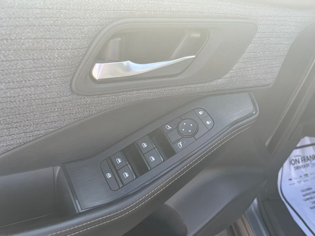 Used 2023 Gray Nissan SV image 10