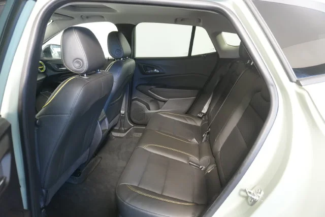 Used 2025 Green Chevrolet ACTIV image 27