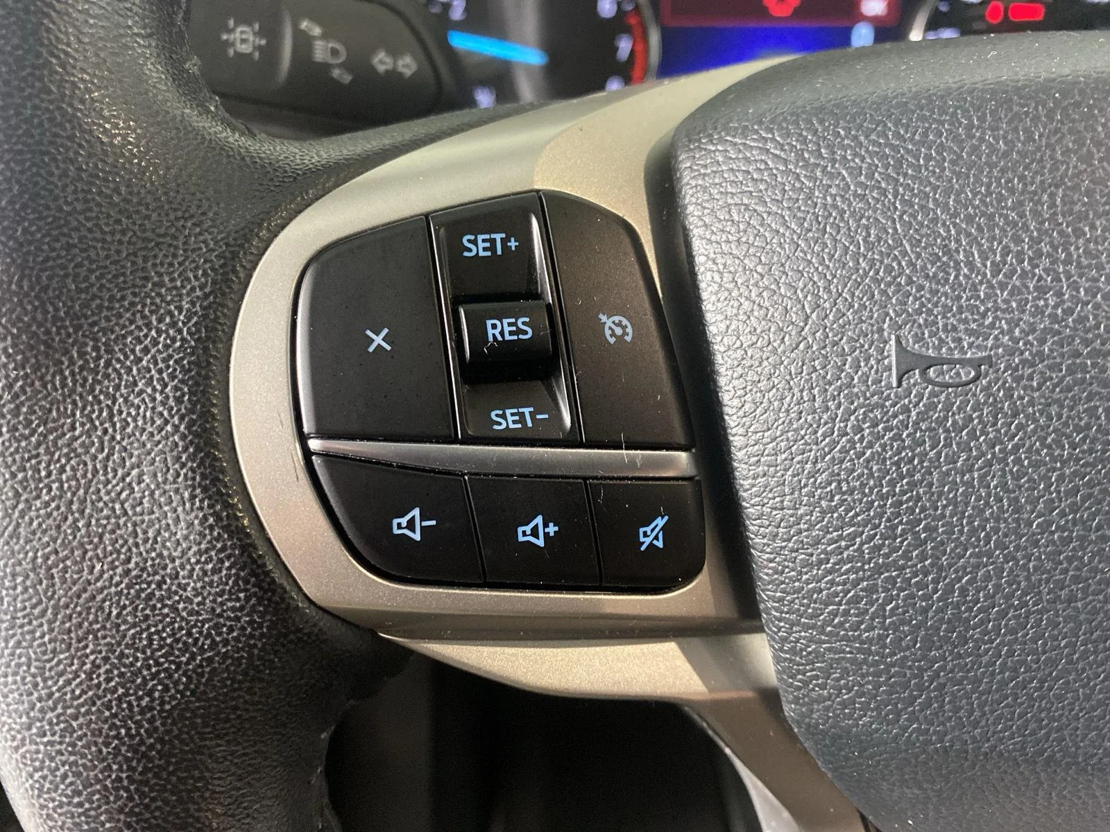 Used 2023 Agate Black Ford XLT image 15
