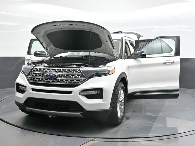 Used 2021 White Ford Limited image 30