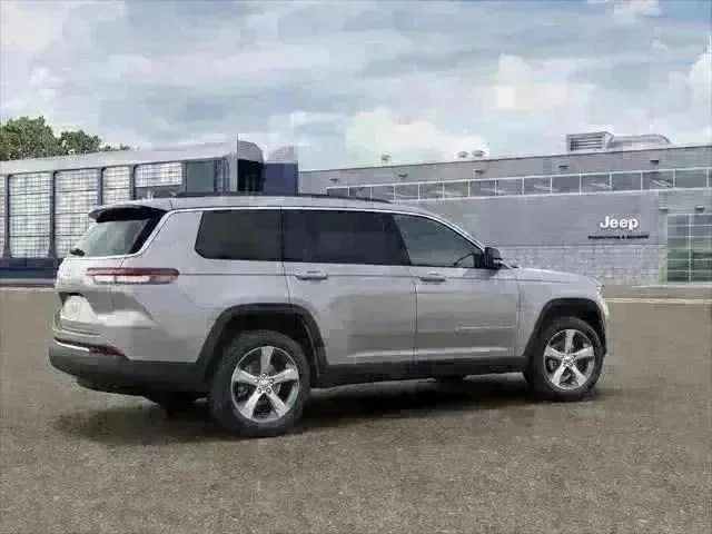 New 2026 Silver Zynith Exterior Paint Jeep Limited image 2
