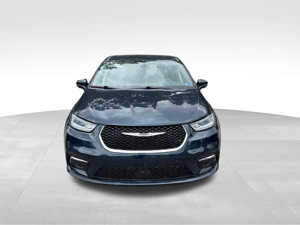 Used 2023 Blue Chrysler Touring L image 2