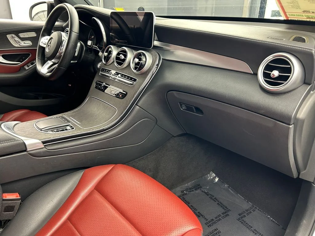 Used 2022 Diamond White Mercedes-Benz GLC 300 Coupe image 56
