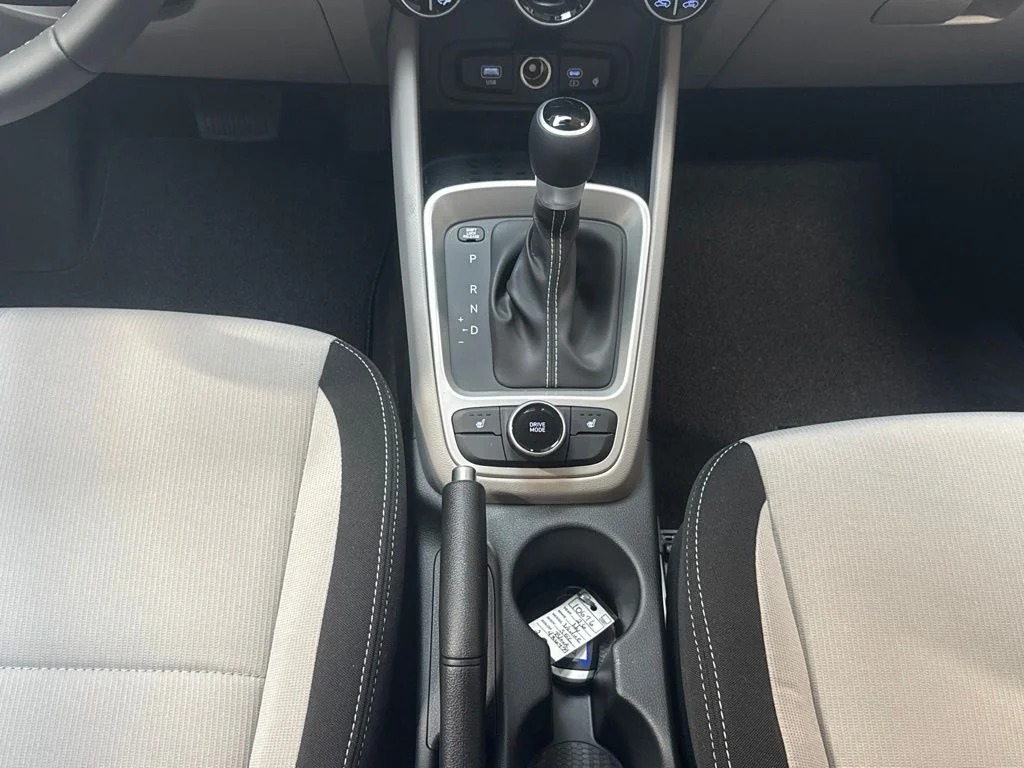 New 2026 Onyx Black Hyundai SEL image 17