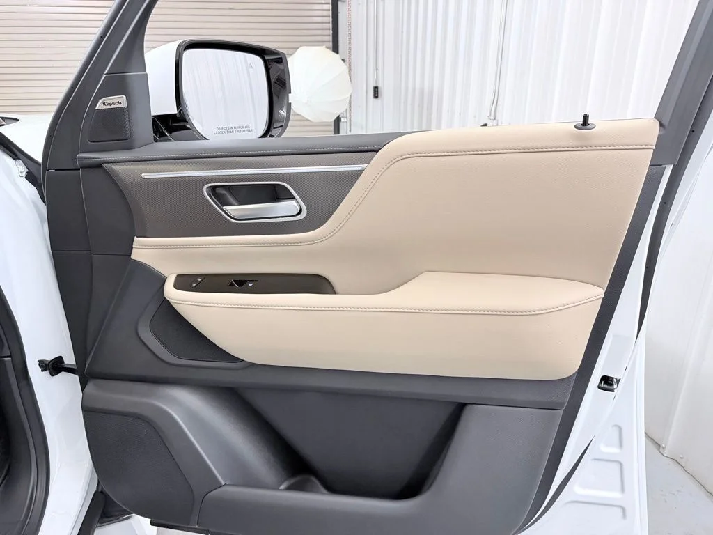 Used 2026 White INFINITI PURE image 46