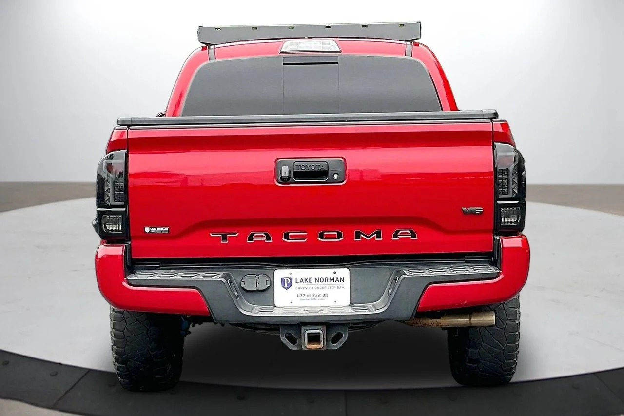 Used 2017 Red Toyota SR image 8