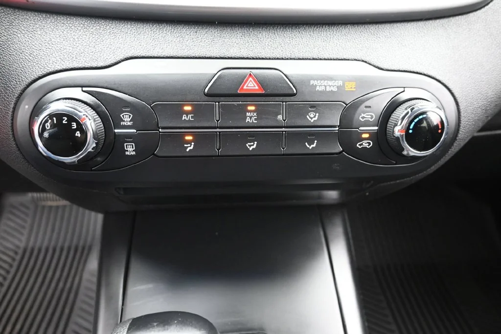 Used 2016 Silver Kia LX image 20