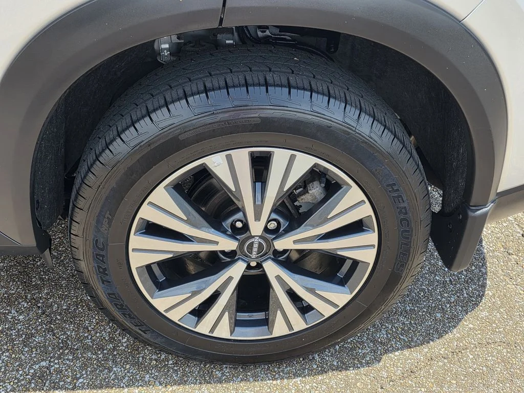 Used 2023 Silver Nissan SV image 35