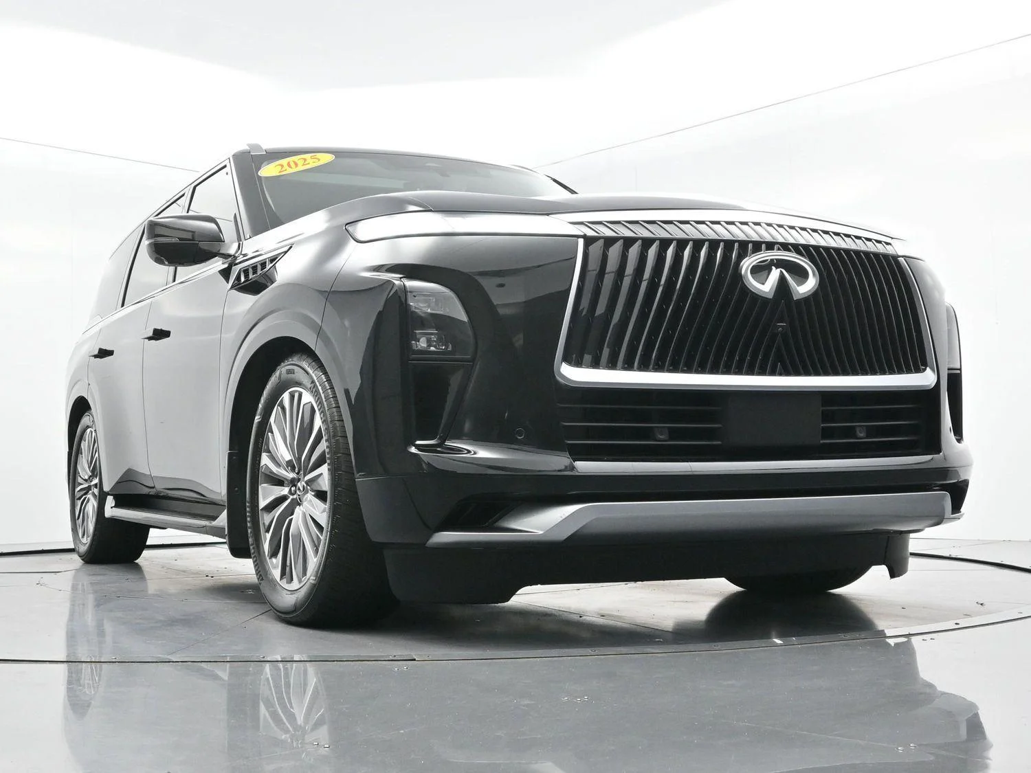 Used 2025 Black Obsidian INFINITI LUXE image 45