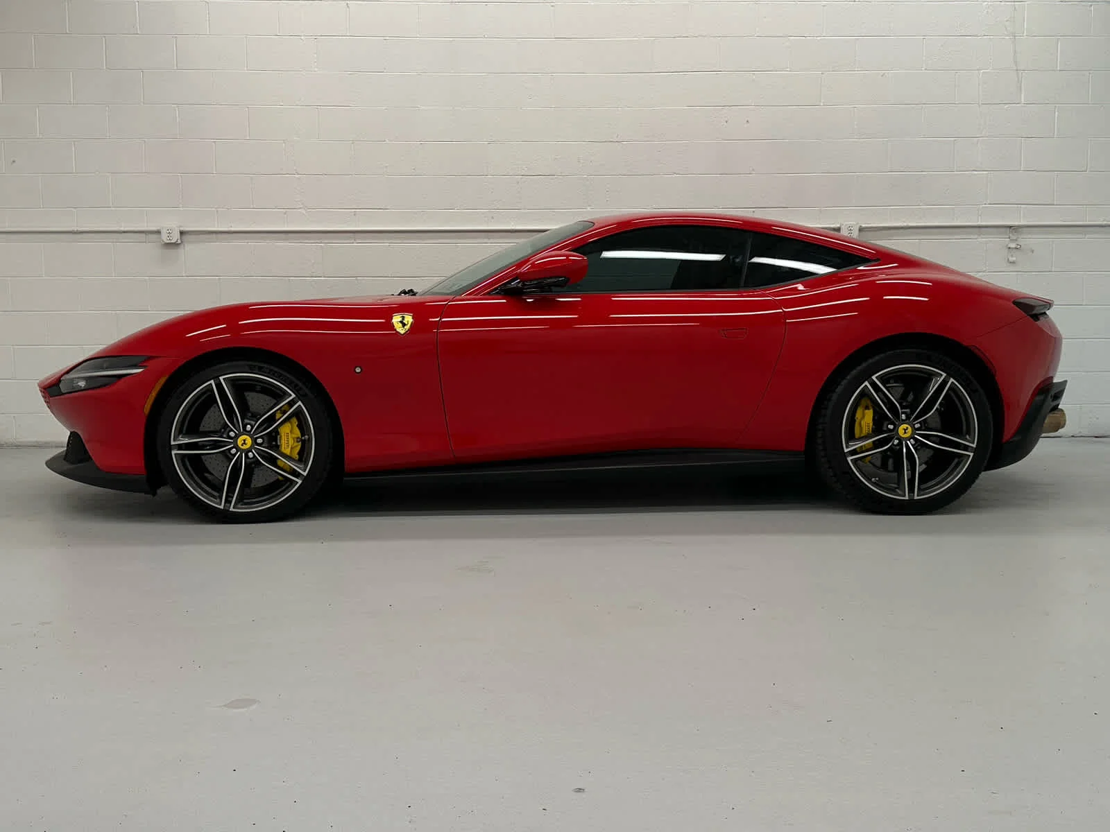 Used 2022 RED Ferrari  image 3