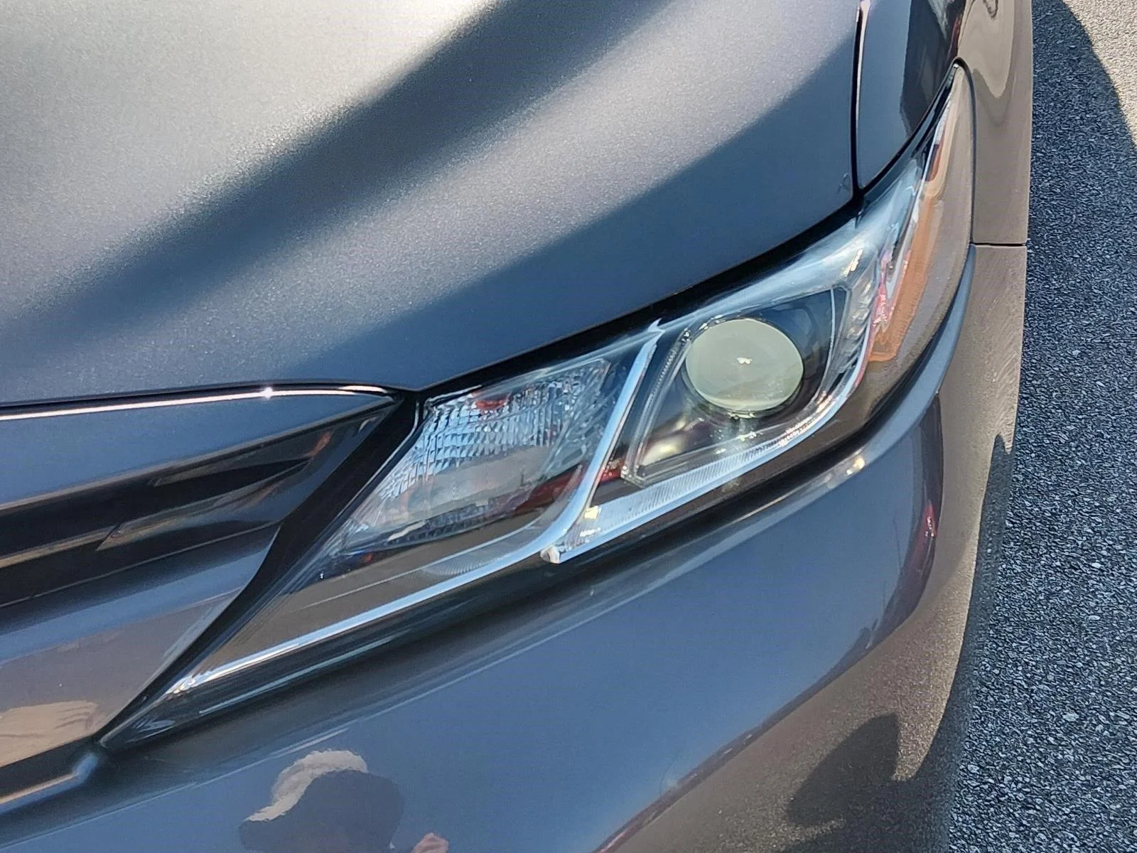 Used 2020 Predawn Gray Mica Toyota LE image 10