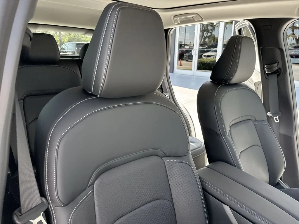 New 2026 White Metallic Mazda 2.5 S Premium Plus AWD image 46