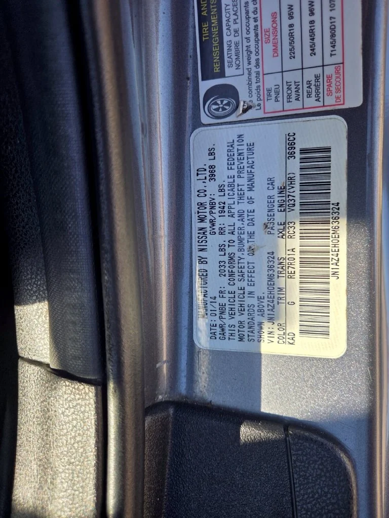 Used 2014 Gray Nissan Base image 28