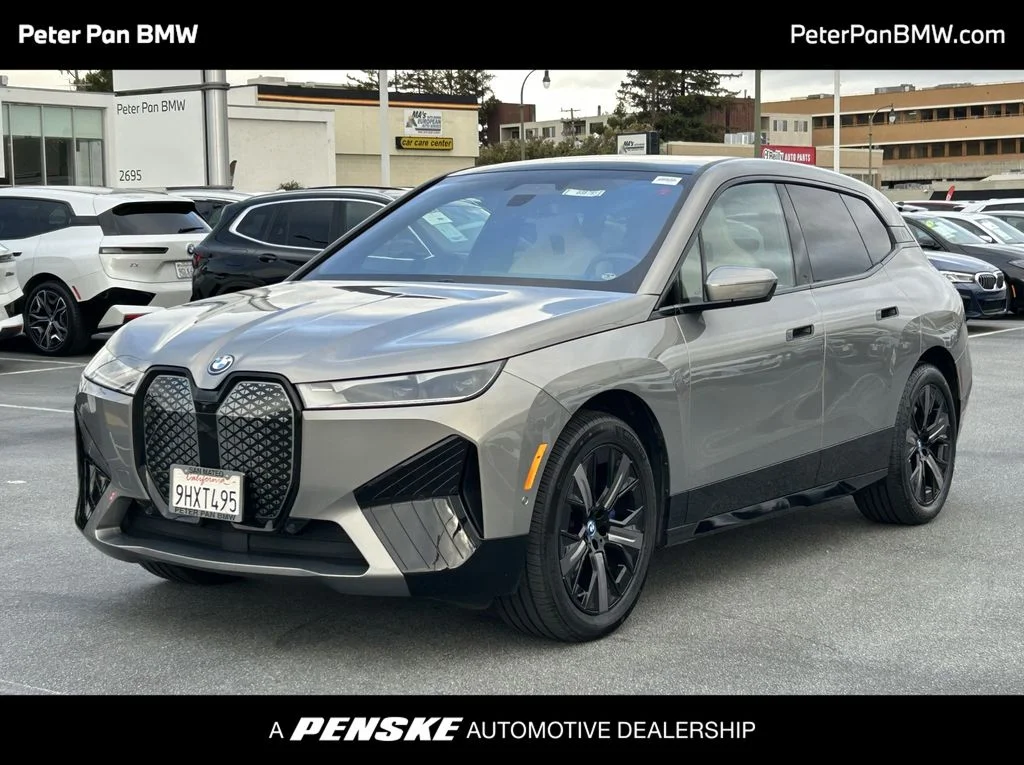 2024 BMW iX xDrive50's photo