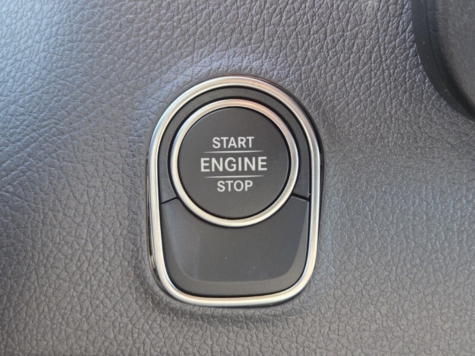 New 2025 Arctic+White Mercedes-Benz  image 28