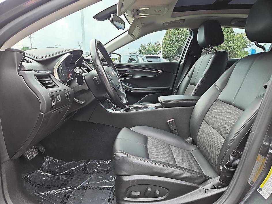 Used 2018 Nightfall Gray Metallic Chevrolet LT image 9