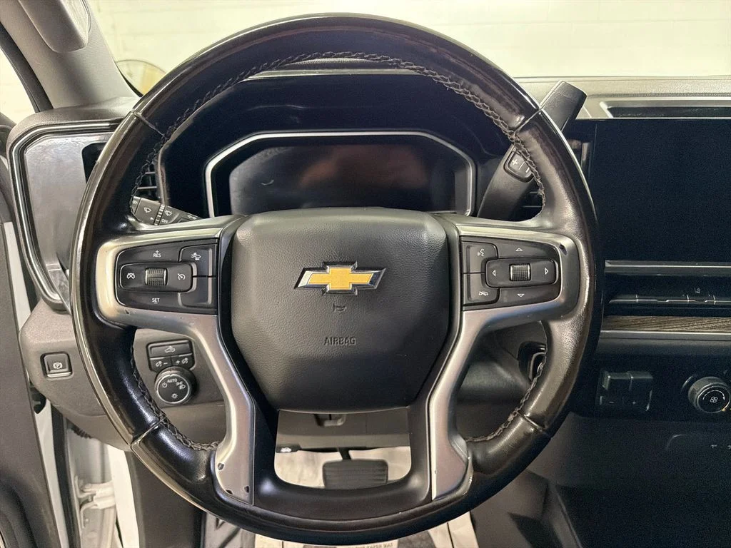 Used 2024 White Chevrolet LT image 18