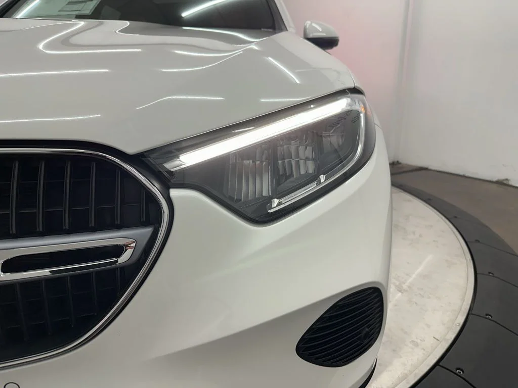 Used 2026 White Mercedes-Benz GLC 300 image 29