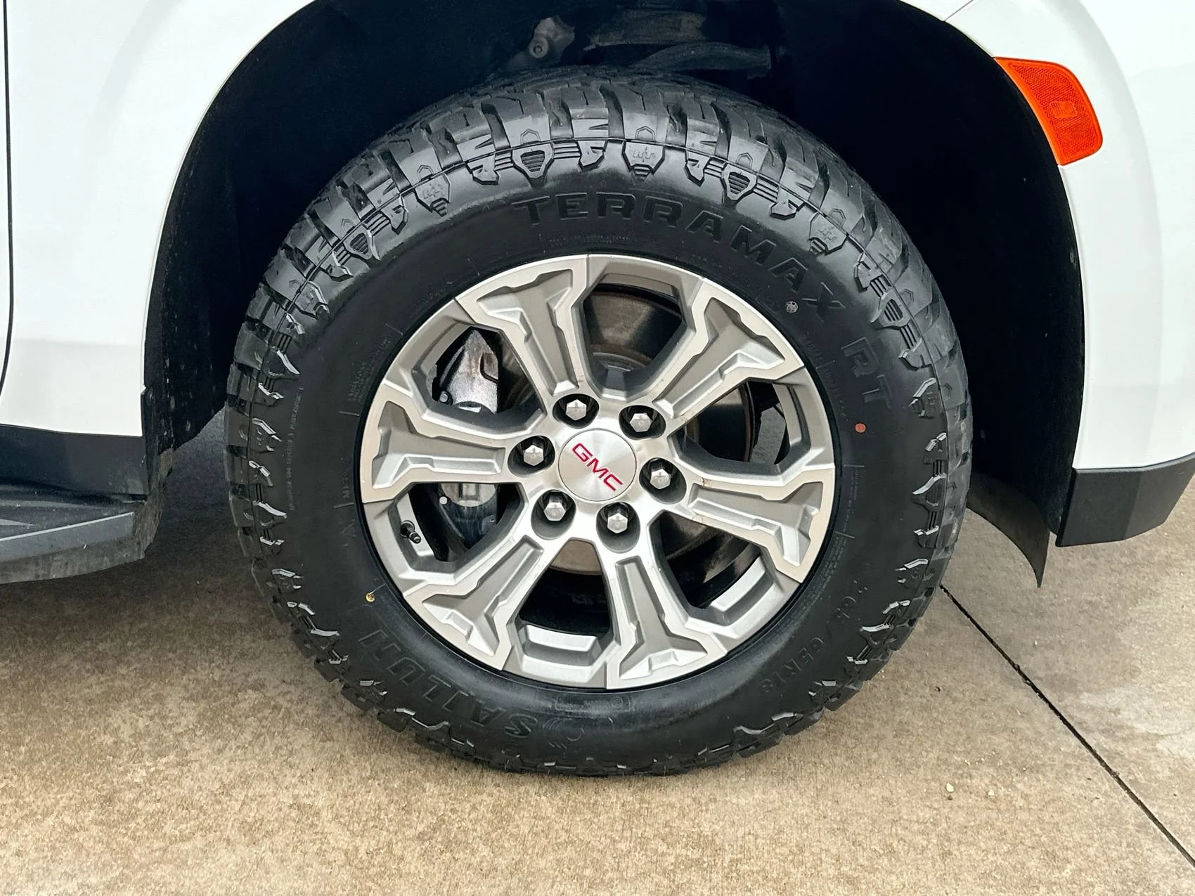 Used 2021 Summit White GMC SLE image 10