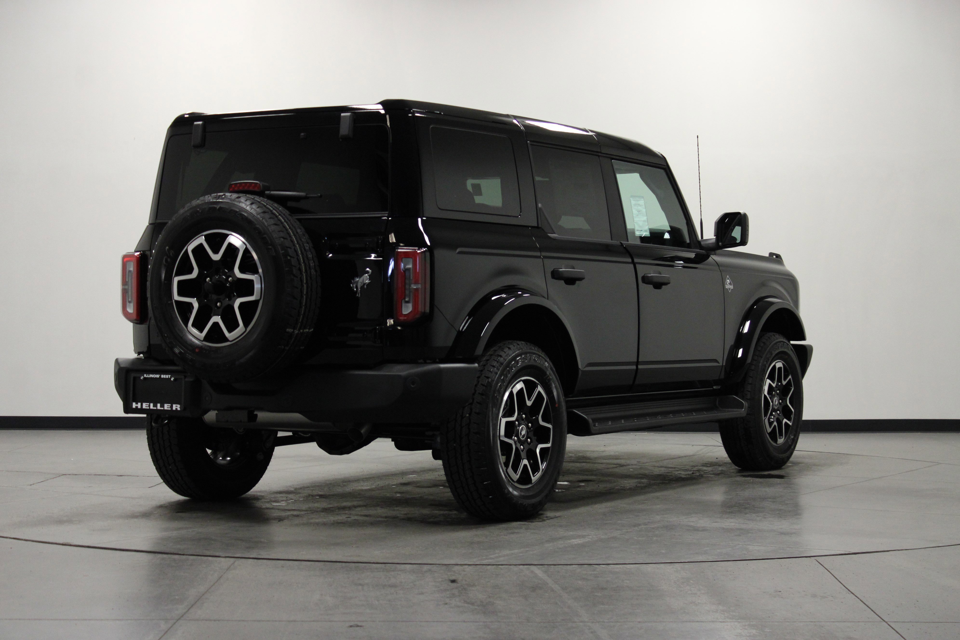 New 2026 Shadow Black Ford Outer Banks image 4