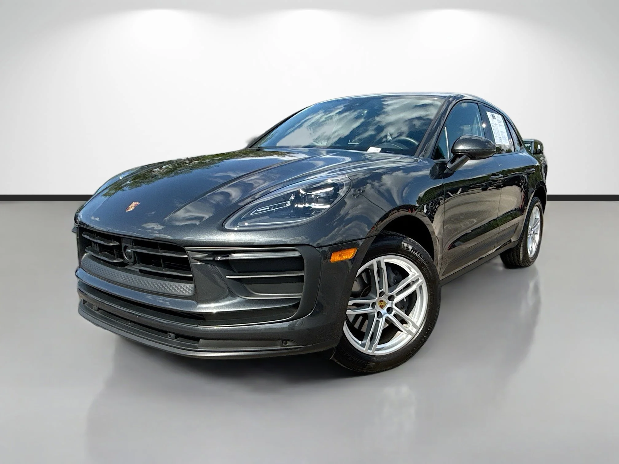 2025 Porsche Macan Base