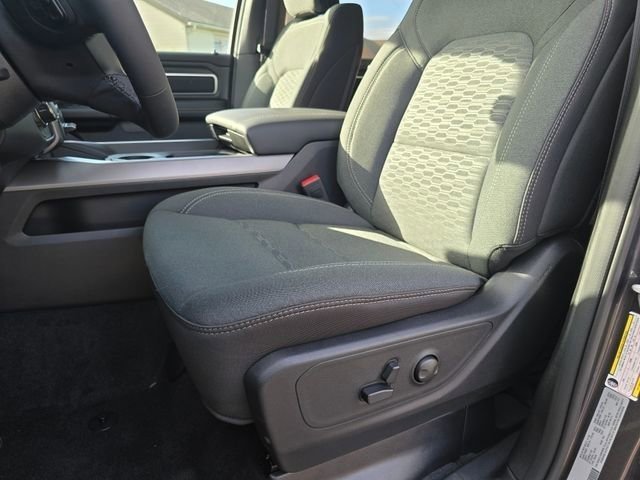 New 2026 Granite Crystal Metallic Clear-Coat Exterior Paint RAM Big Horn/Lone Star image 6