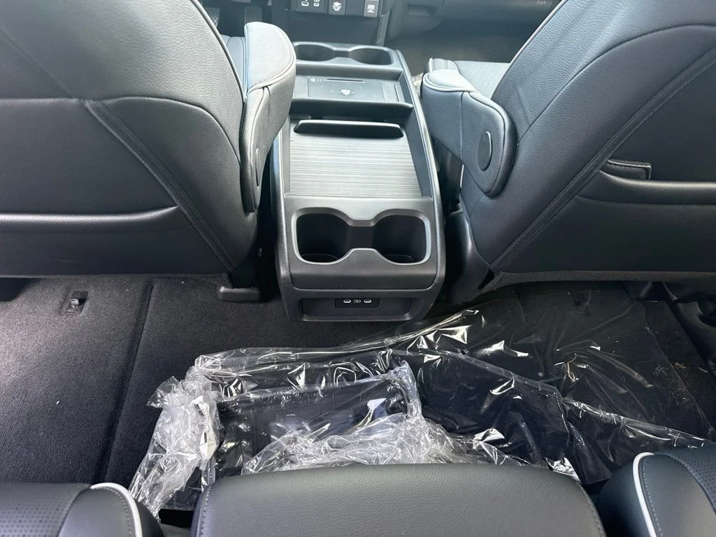 2026 Honda Odyssey Elite - Photo 17