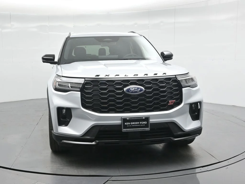 New 2026 Space White Metallic Ford ST image 54