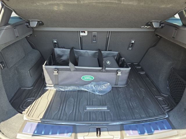 New 2026 Tribeca Blue Land Rover S image 10
