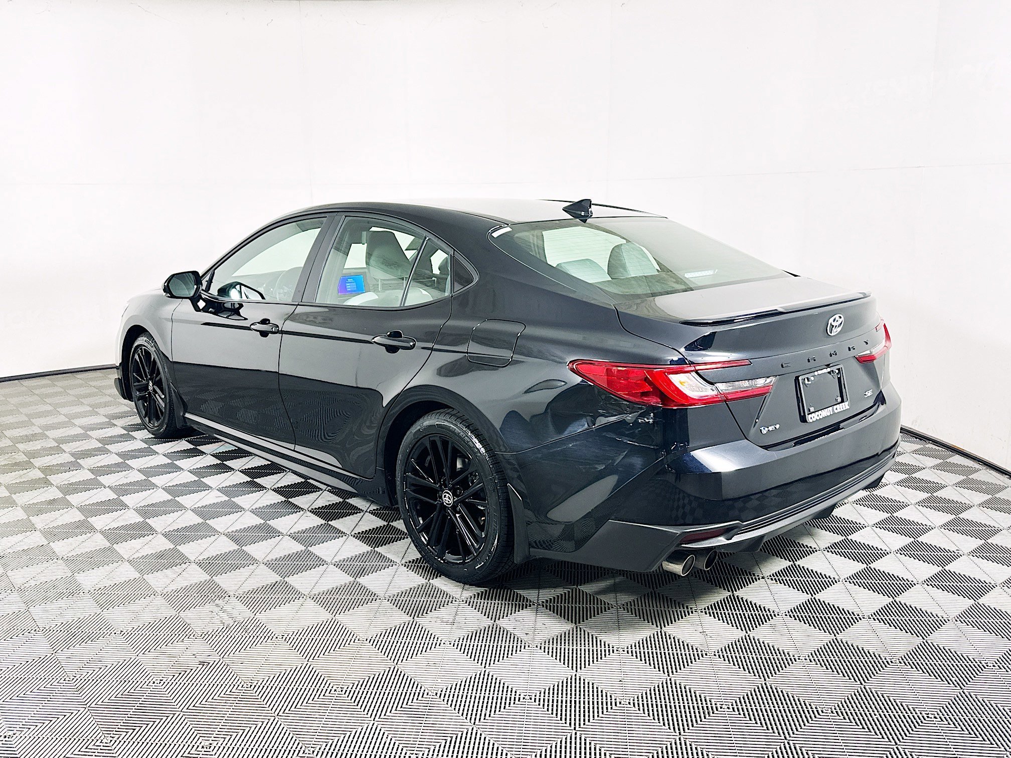 2025 Toyota Camry thumbnail 7