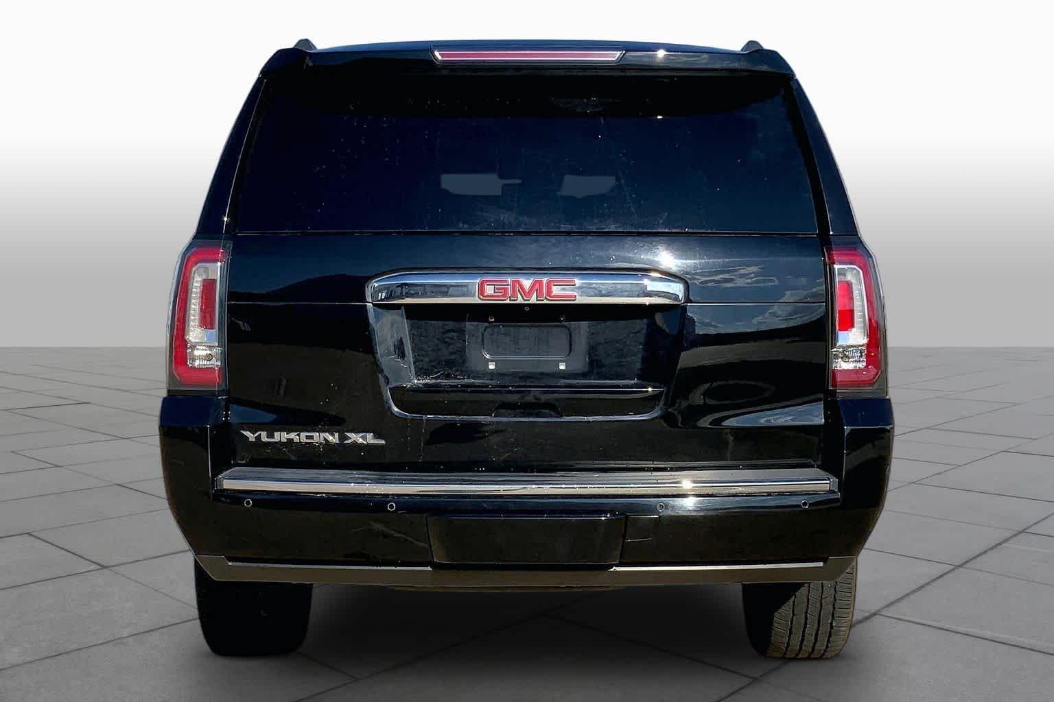 Used 2016 Onyx Black GMC Denali image 5