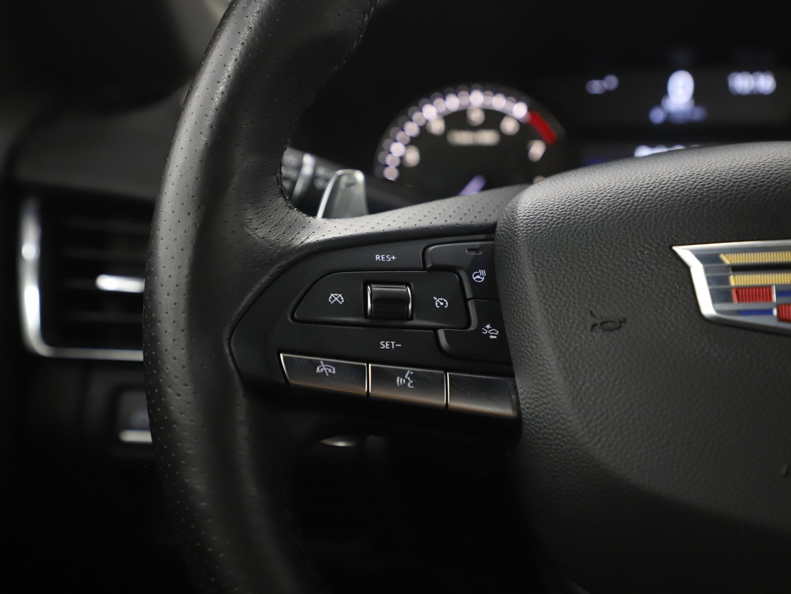 Used 2021 White Cadillac Sport image 25